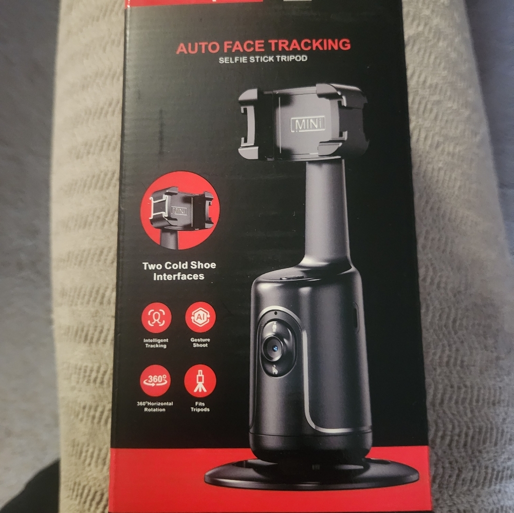 Auto Face Tracking Tripol
